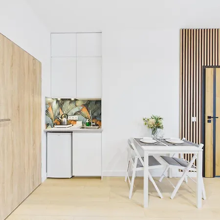 Giserska Mini Superapart Near Factory Ursus Апартаменты *