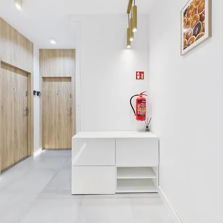 Giserska Mini Superapart Near Factory Ursus ורשה